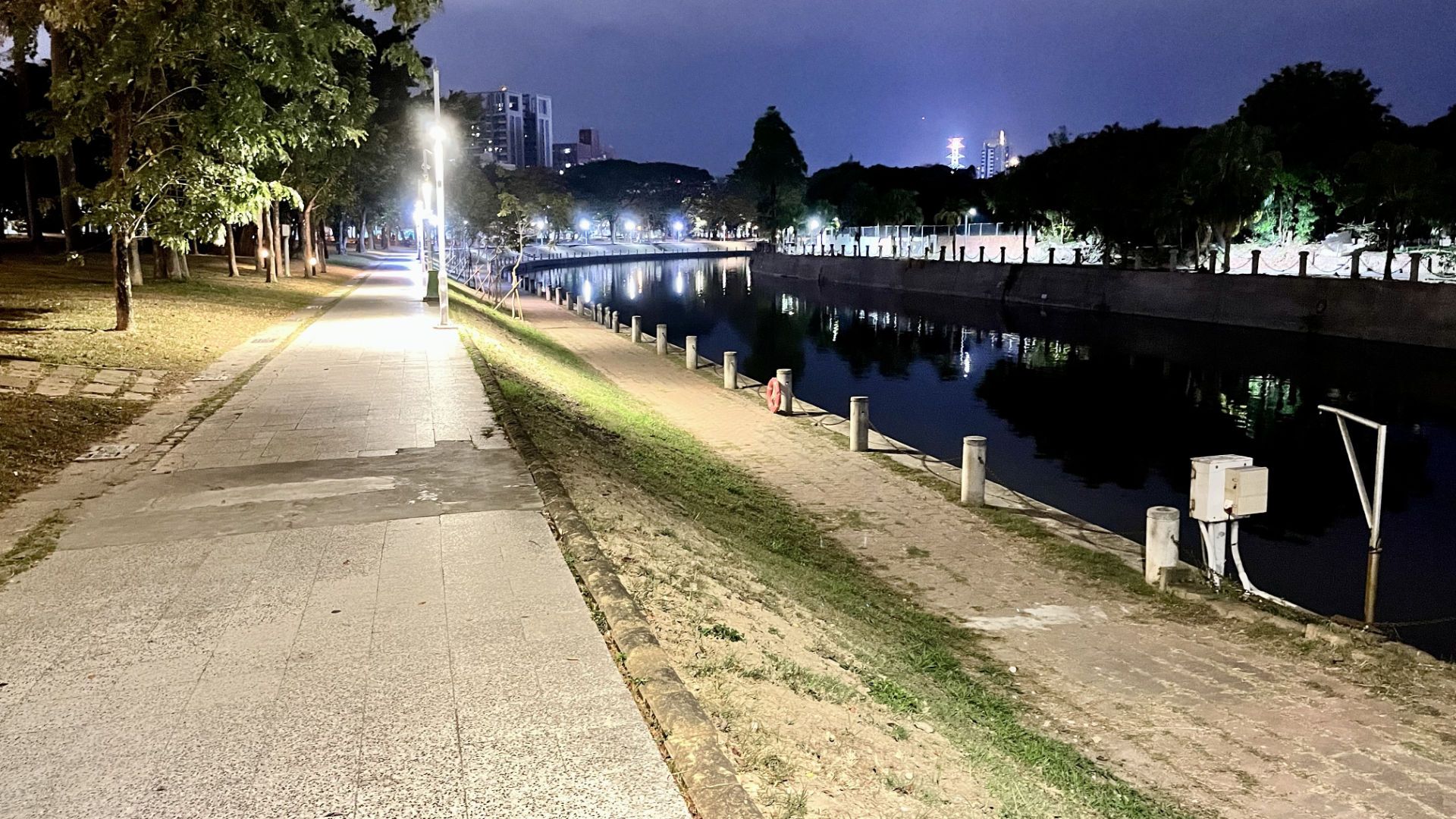 A pedestrian path next to Love River.