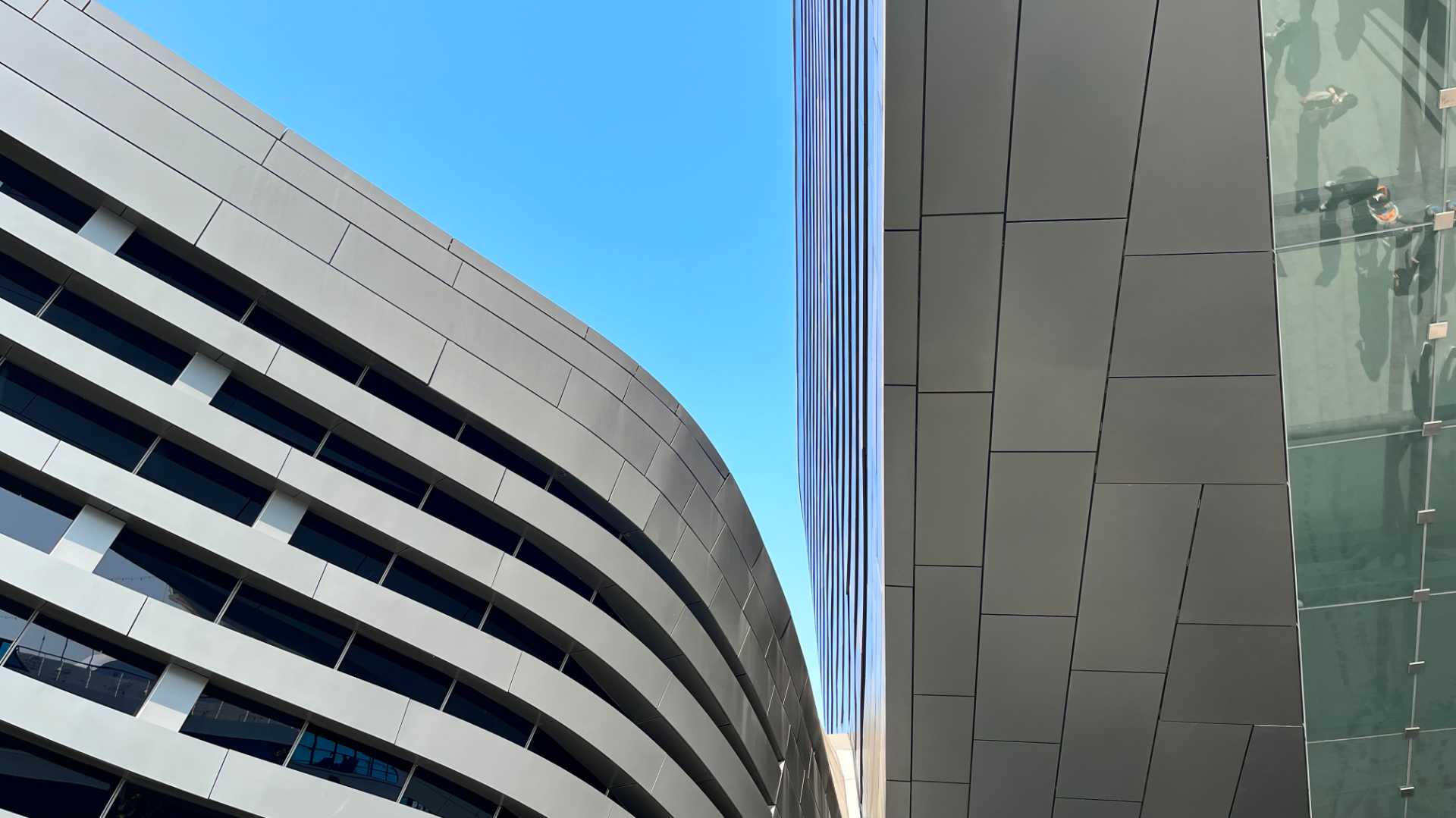 Abstract view of the metallic walls of the building.