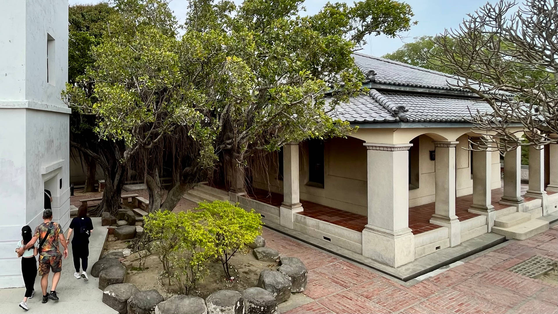 The mansion house atop Anping Old Fort. It is a single-level concrete structure with a wide arched verandah.