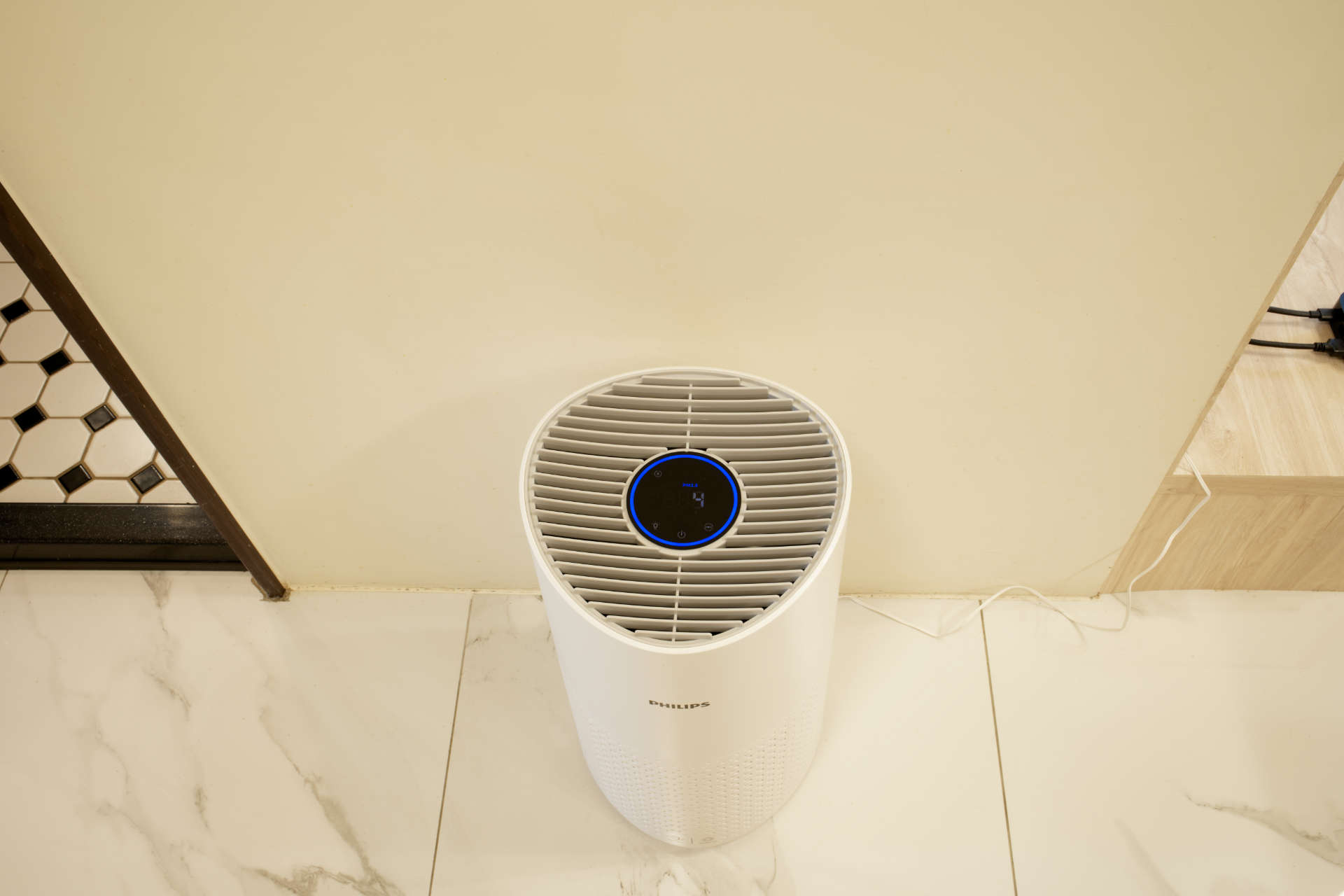 A Philips air purifier.